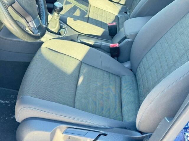 Синий Фольксваген Гольф, объемом двигателя 1 л и пробегом 195 тыс. км за 6100 $, фото 9 на Automoto.ua