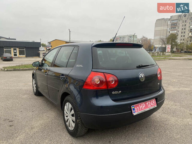 Синий Фольксваген Гольф, объемом двигателя 1.6 л и пробегом 230 тыс. км за 5950 $, фото 5 на Automoto.ua