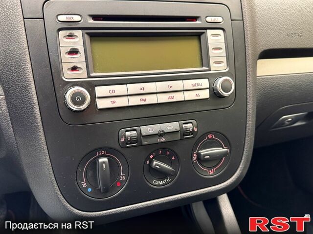 Синій Фольксваген Гольф, об'ємом двигуна 1.4 л та пробігом 237 тис. км за 6100 $, фото 7 на Automoto.ua