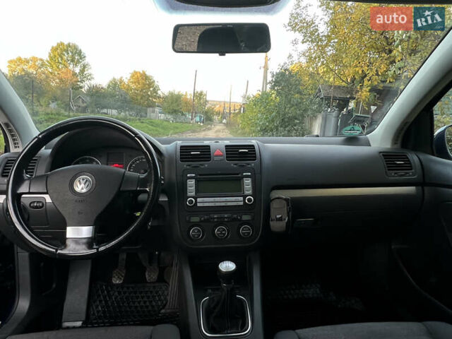 Синий Фольксваген Гольф, объемом двигателя 1.6 л и пробегом 218 тыс. км за 6500 $, фото 17 на Automoto.ua