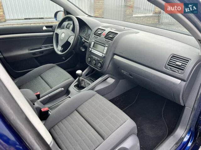 Синій Фольксваген Гольф, об'ємом двигуна 1.6 л та пробігом 161 тис. км за 5300 $, фото 11 на Automoto.ua