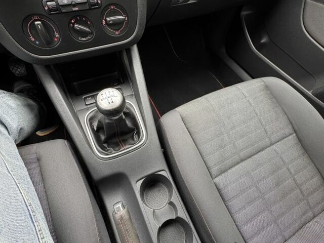 Синій Фольксваген Гольф, об'ємом двигуна 1.4 л та пробігом 237 тис. км за 6100 $, фото 14 на Automoto.ua