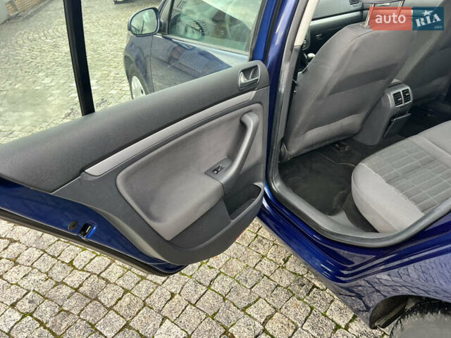 Синій Фольксваген Гольф, об'ємом двигуна 1.6 л та пробігом 161 тис. км за 5300 $, фото 17 на Automoto.ua