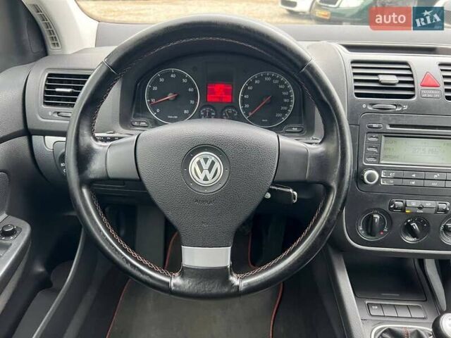 Синий Фольксваген Гольф, объемом двигателя 1.4 л и пробегом 250 тыс. км за 5999 $, фото 20 на Automoto.ua