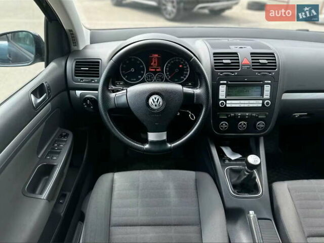 Синий Фольксваген Гольф, объемом двигателя 1.4 л и пробегом 210 тыс. км за 6600 $, фото 10 на Automoto.ua