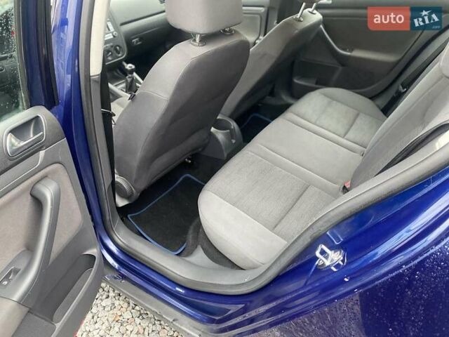 Синій Фольксваген Гольф, об'ємом двигуна 1.9 л та пробігом 292 тис. км за 3300 $, фото 9 на Automoto.ua