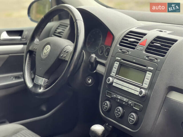 Синий Фольксваген Гольф, объемом двигателя 1.6 л и пробегом 237 тыс. км за 6700 $, фото 19 на Automoto.ua