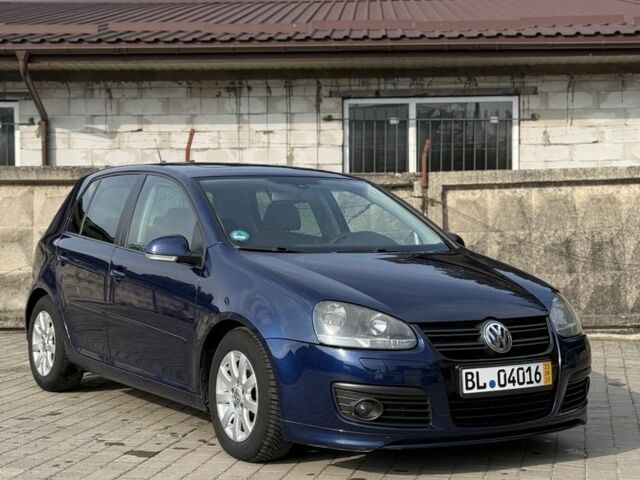 Синий Фольксваген Гольф, объемом двигателя 1.6 л и пробегом 217 тыс. км за 6750 $, фото 1 на Automoto.ua