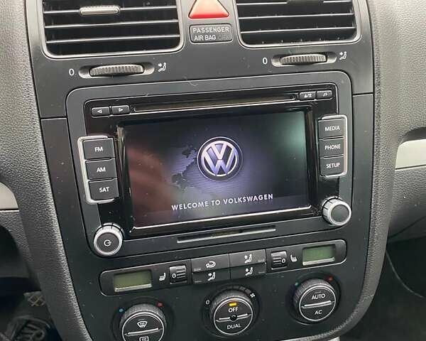 Синий Фольксваген Гольф, объемом двигателя 1.39 л и пробегом 255 тыс. км за 5700 $, фото 7 на Automoto.ua