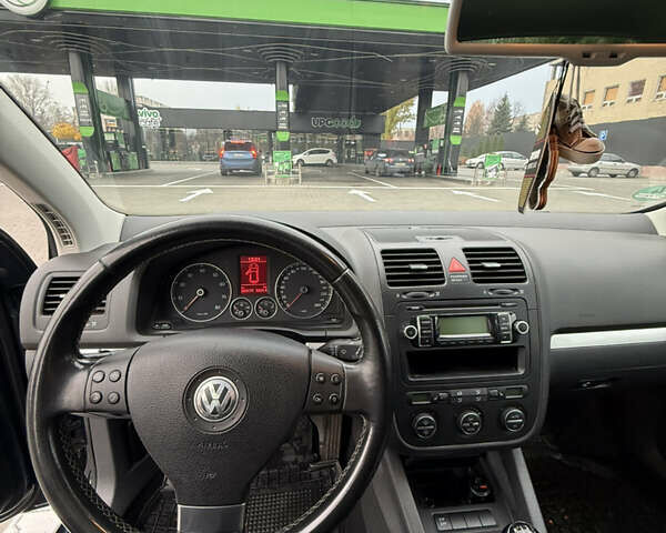 Синий Фольксваген Гольф, объемом двигателя 1.6 л и пробегом 205 тыс. км за 6300 $, фото 14 на Automoto.ua