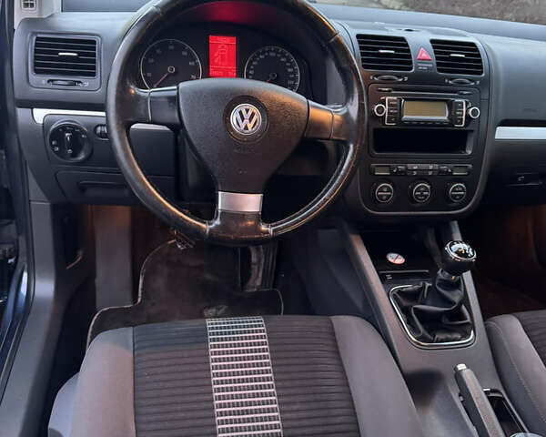 Синий Фольксваген Гольф, объемом двигателя 1.6 л и пробегом 241 тыс. км за 5850 $, фото 17 на Automoto.ua