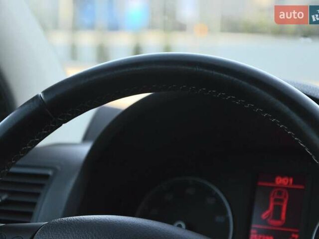 Синий Фольксваген Гольф, объемом двигателя 1.6 л и пробегом 252 тыс. км за 6199 $, фото 41 на Automoto.ua