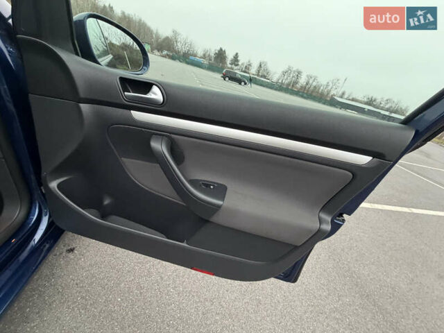 Синій Фольксваген Гольф, об'ємом двигуна 1.6 л та пробігом 174 тис. км за 7200 $, фото 34 на Automoto.ua