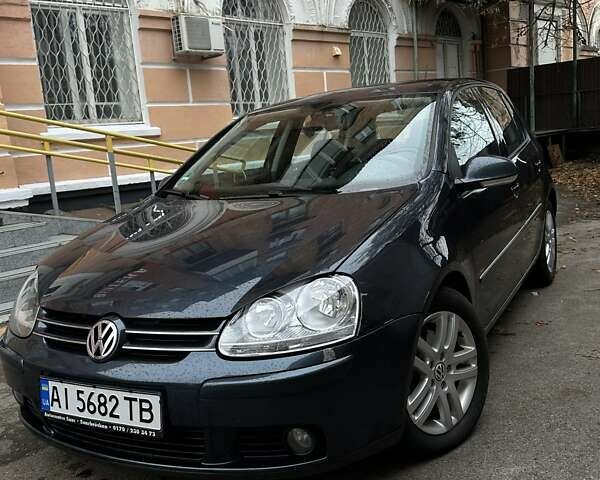 Синий Фольксваген Гольф, объемом двигателя 1.39 л и пробегом 230 тыс. км за 5500 $, фото 3 на Automoto.ua