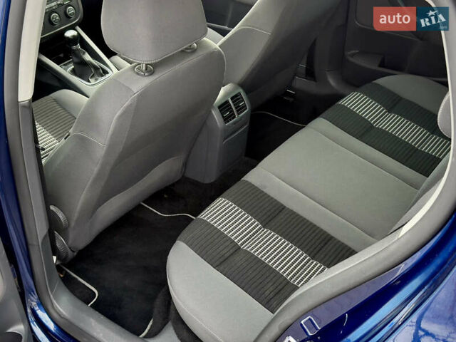 Синій Фольксваген Гольф, об'ємом двигуна 1.39 л та пробігом 140 тис. км за 5950 $, фото 9 на Automoto.ua
