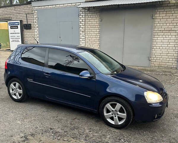 Синий Фольксваген Гольф, объемом двигателя 1.4 л и пробегом 235 тыс. км за 4600 $, фото 5 на Automoto.ua