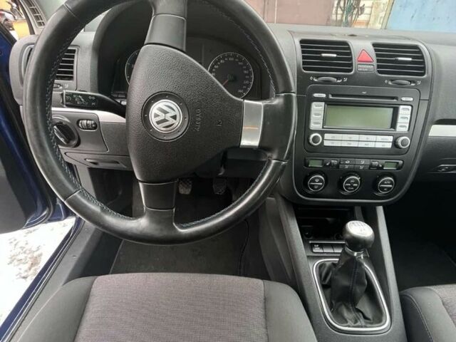 Синий Фольксваген Гольф, объемом двигателя 1.6 л и пробегом 2 тыс. км за 6000 $, фото 7 на Automoto.ua