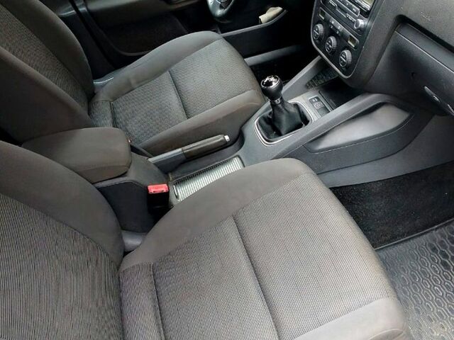 Синій Фольксваген Гольф, об'ємом двигуна 1.6 л та пробігом 183 тис. км за 5400 $, фото 10 на Automoto.ua