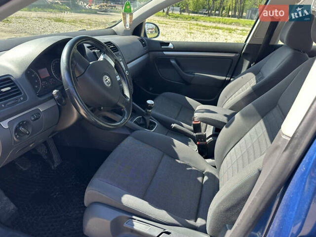 Синій Фольксваген Гольф, об'ємом двигуна 1.6 л та пробігом 231 тис. км за 5900 $, фото 11 на Automoto.ua