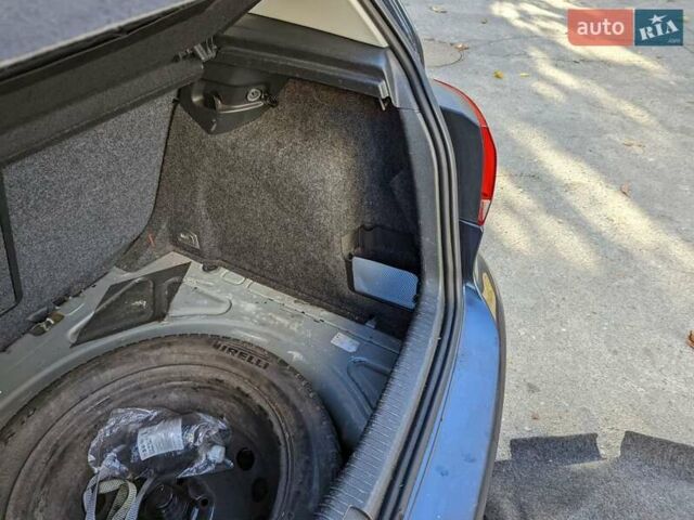 Фольксваген Гольф 2008 в Киеве на Automoto.ua Синий Фольксваген Гольф, объемом двигателя 1.4 л и пробегом 256 тыс. км за 6000 $, фото 40 на Automoto.ua