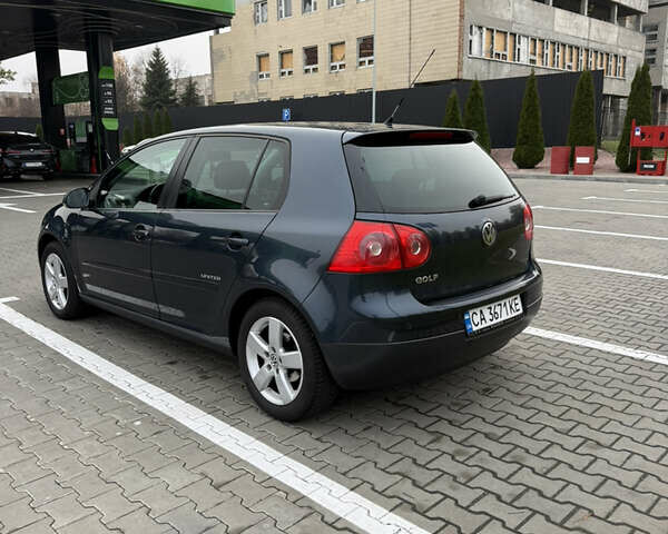 Синий Фольксваген Гольф, объемом двигателя 1.6 л и пробегом 205 тыс. км за 6300 $, фото 2 на Automoto.ua