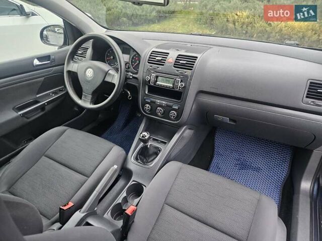 Синій Фольксваген Гольф, об'ємом двигуна 1.39 л та пробігом 226 тис. км за 4800 $, фото 29 на Automoto.ua