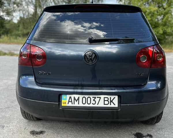 Синий Фольксваген Гольф, объемом двигателя 1.9 л и пробегом 338 тыс. км за 6400 $, фото 5 на Automoto.ua