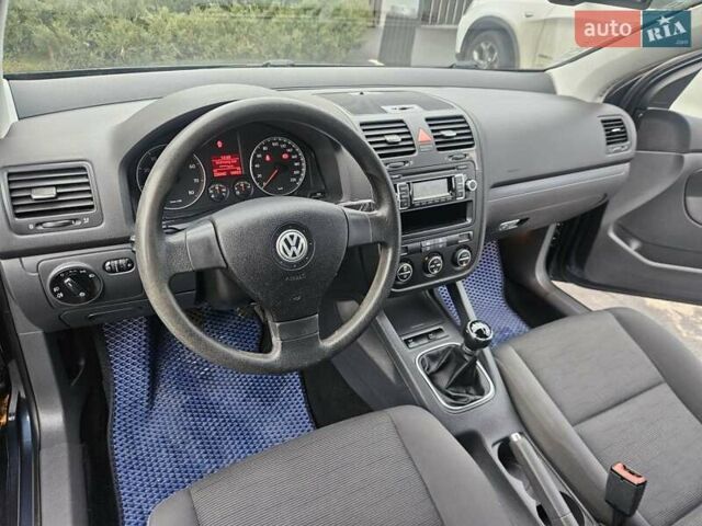 Синій Фольксваген Гольф, об'ємом двигуна 1.39 л та пробігом 226 тис. км за 4800 $, фото 36 на Automoto.ua