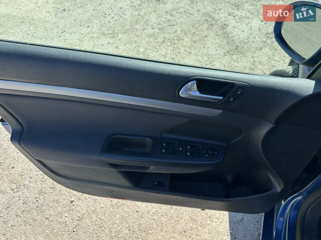 Синій Фольксваген Гольф, об'ємом двигуна 1.6 л та пробігом 231 тис. км за 5900 $, фото 22 на Automoto.ua