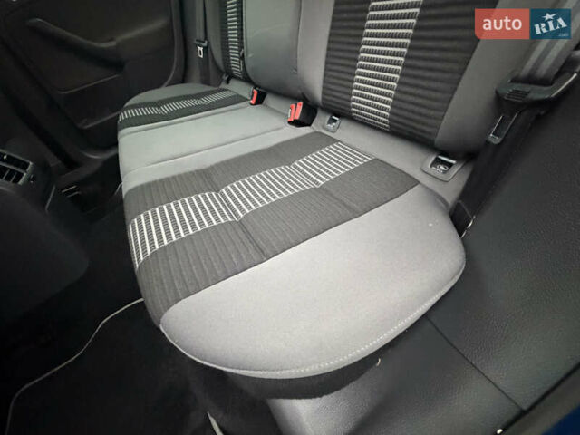 Синій Фольксваген Гольф, об'ємом двигуна 1.6 л та пробігом 174 тис. км за 7200 $, фото 29 на Automoto.ua