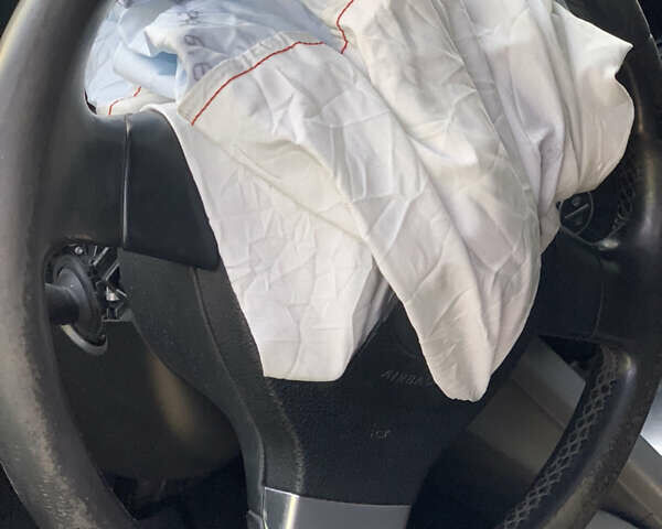 Синий Фольксваген Гольф, объемом двигателя 1.6 л и пробегом 200 тыс. км за 3000 $, фото 4 на Automoto.ua