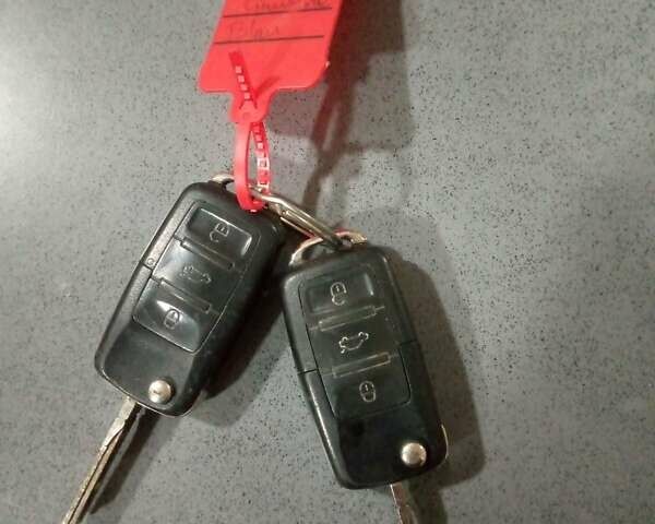 Синий Фольксваген Гольф, объемом двигателя 1.4 л и пробегом 205 тыс. км за 4850 $, фото 6 на Automoto.ua