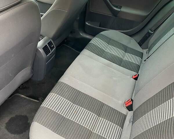 Синий Фольксваген Гольф, объемом двигателя 1.39 л и пробегом 255 тыс. км за 5700 $, фото 6 на Automoto.ua