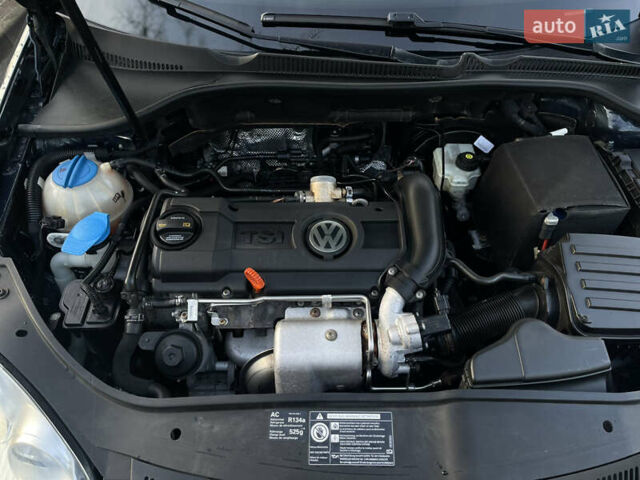Синий Фольксваген Гольф, объемом двигателя 1.4 л и пробегом 228 тыс. км за 5499 $, фото 60 на Automoto.ua
