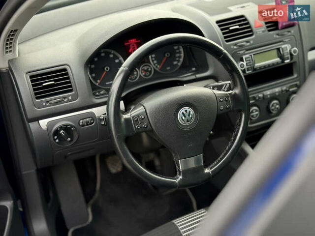 Синій Фольксваген Гольф, об'ємом двигуна 1.39 л та пробігом 140 тис. км за 5950 $, фото 5 на Automoto.ua