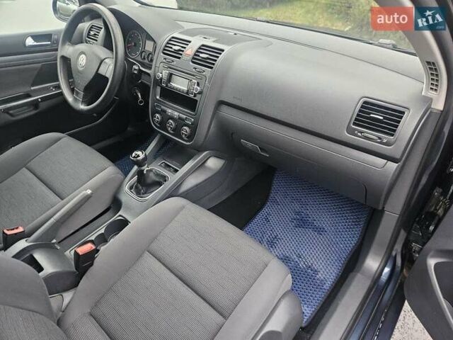 Синій Фольксваген Гольф, об'ємом двигуна 1.39 л та пробігом 226 тис. км за 4800 $, фото 24 на Automoto.ua