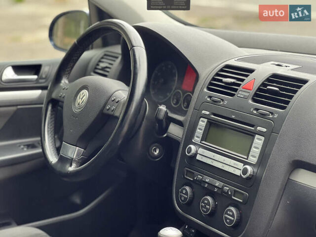 Синий Фольксваген Гольф, объемом двигателя 1.6 л и пробегом 237 тыс. км за 6700 $, фото 22 на Automoto.ua