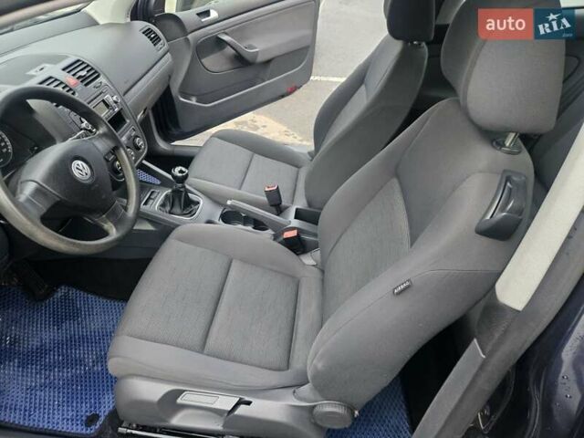 Синій Фольксваген Гольф, об'ємом двигуна 1.39 л та пробігом 226 тис. км за 4800 $, фото 35 на Automoto.ua