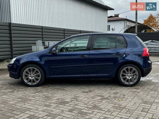 Синій Фольксваген Гольф, об'ємом двигуна 1.6 л та пробігом 200 тис. км за 6999 $, фото 1 на Automoto.ua