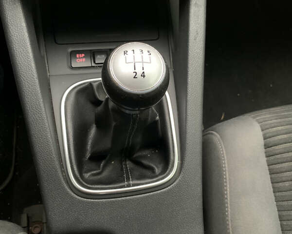 Синий Фольксваген Гольф, объемом двигателя 1.4 л и пробегом 235 тыс. км за 4600 $, фото 12 на Automoto.ua