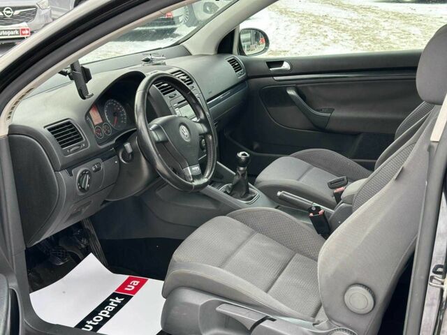 Синий Фольксваген Гольф, объемом двигателя 2 л и пробегом 233 тыс. км за 5490 $, фото 10 на Automoto.ua