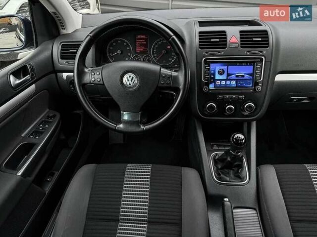 Синій Фольксваген Гольф, об'ємом двигуна 1.6 л та пробігом 190 тис. км за 6999 $, фото 22 на Automoto.ua