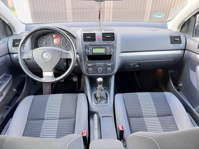 Синий Фольксваген Гольф, объемом двигателя 1.4 л и пробегом 196 тыс. км за 6099 $, фото 7 на Automoto.ua