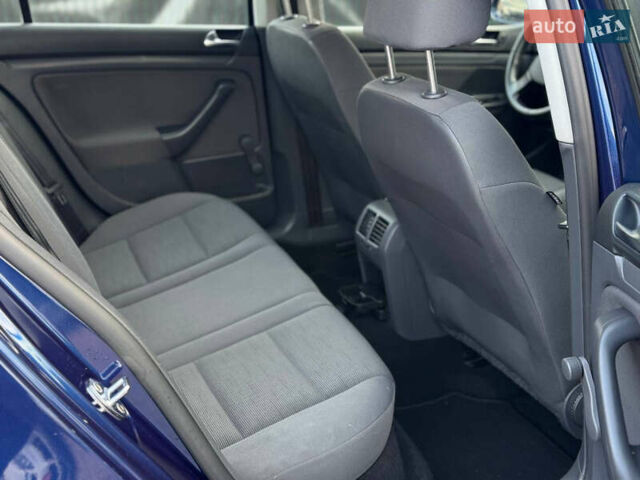 Синий Фольксваген Гольф, объемом двигателя 1.6 л и пробегом 197 тыс. км за 5777 $, фото 27 на Automoto.ua