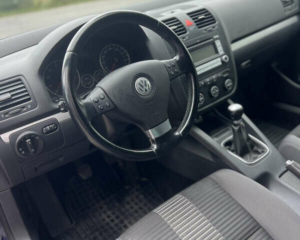 Синий Фольксваген Гольф, объемом двигателя 1.6 л и пробегом 237 тыс. км за 6700 $, фото 11 на Automoto.ua