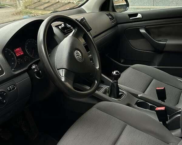 Синий Фольксваген Гольф, объемом двигателя 1.39 л и пробегом 230 тыс. км за 5500 $, фото 15 на Automoto.ua