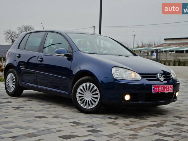 Синий Фольксваген Гольф, объемом двигателя 1.6 л и пробегом 252 тыс. км за 6199 $, фото 4 на Automoto.ua