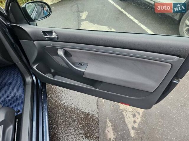 Синій Фольксваген Гольф, об'ємом двигуна 1.39 л та пробігом 226 тис. км за 4800 $, фото 28 на Automoto.ua