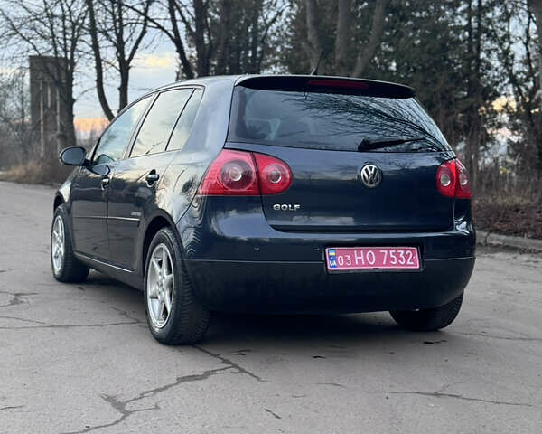 Синий Фольксваген Гольф, объемом двигателя 1.6 л и пробегом 241 тыс. км за 5850 $, фото 6 на Automoto.ua