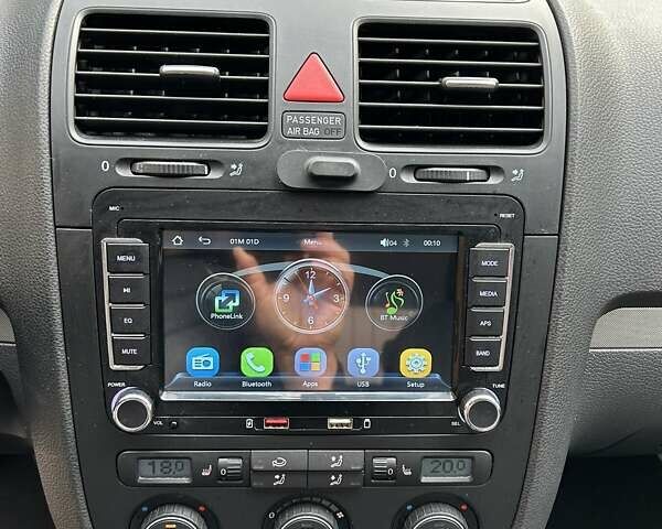 Синий Фольксваген Гольф, объемом двигателя 1.6 л и пробегом 231 тыс. км за 5650 $, фото 23 на Automoto.ua